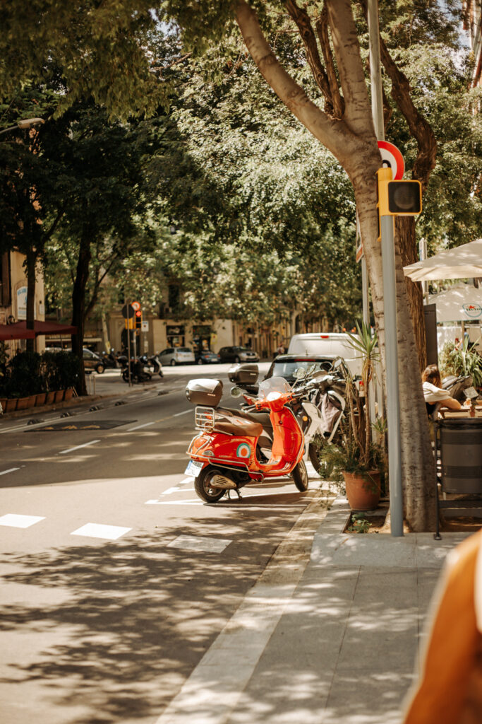 ulice barcelony, barcelona, komunikacja miejska w barcelonie, jak poruszać się po barcelonie